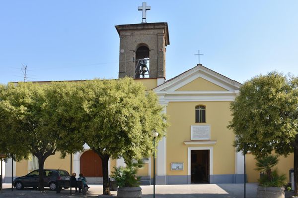 Chiesa di San Pietro Apostolo, facciata
